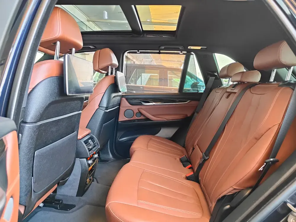 AED 2,050 P.M | 2018 BMW X5 xDrive50i M Sport | Under Warranty | GCC | - Image 18