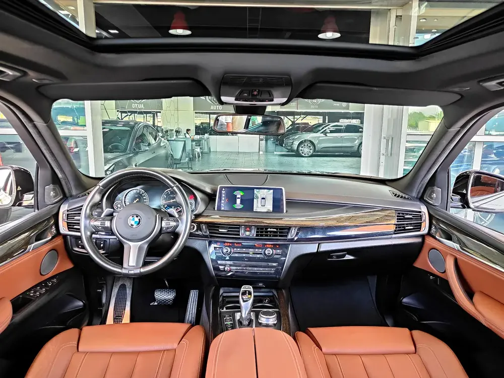 AED 2,050 P.M | 2018 BMW X5 xDrive50i M Sport | Under Warranty | GCC | - Image 9
