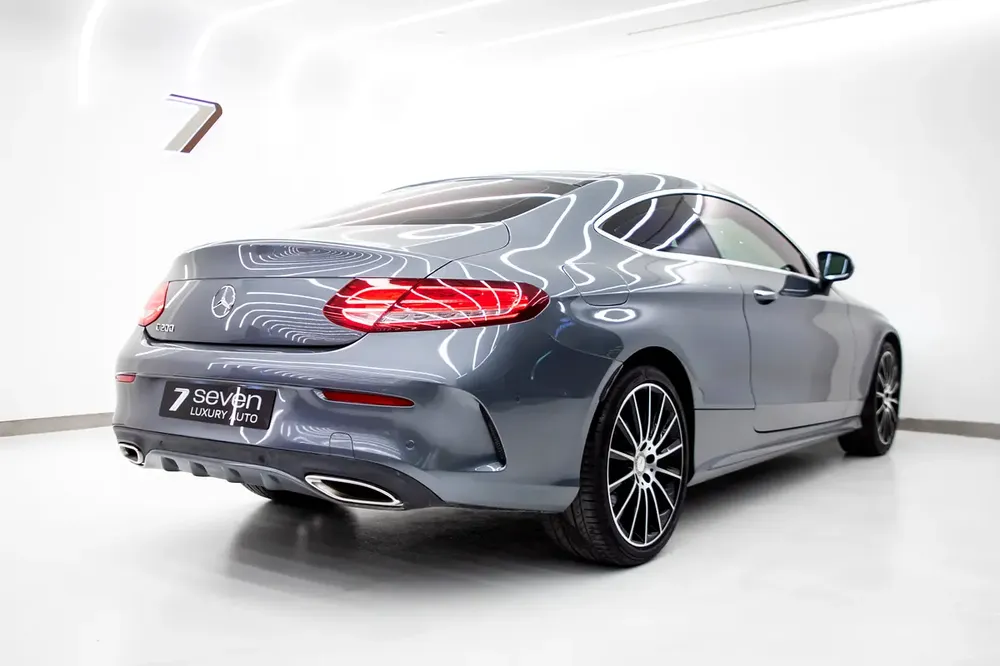 2016 Mercedes Benz C200 Coupe 2.0L | GCC Specs IN PERFECT CONDITION. - Image 5