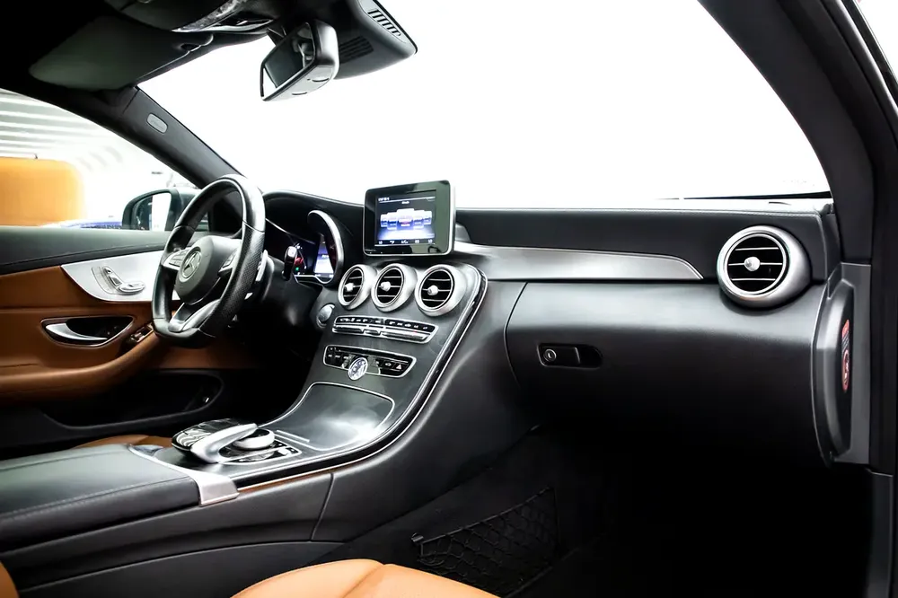 2016 Mercedes Benz C200 Coupe 2.0L | GCC Specs IN PERFECT CONDITION. - Image 8