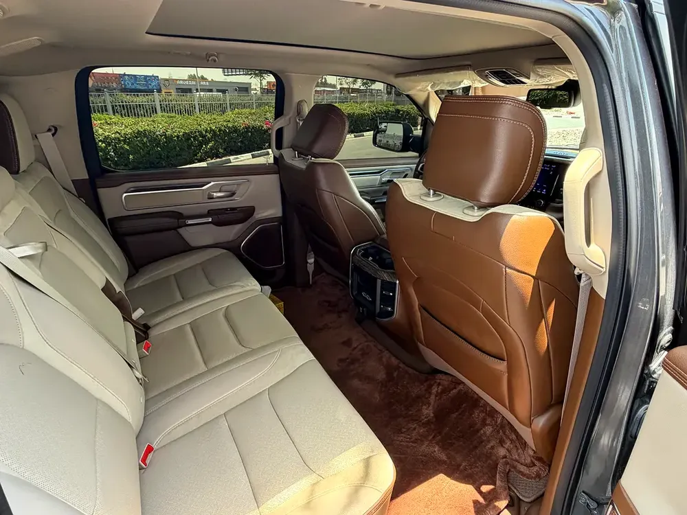 RAM 1500 Laramie Double Cab 2020 - GCC Specs - Pristine Condition - Image 12