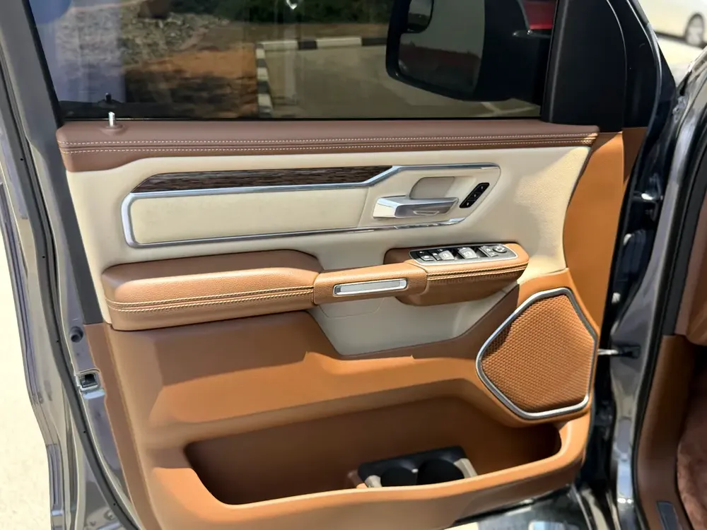RAM 1500 Laramie Double Cab 2020 - GCC Specs - Pristine Condition - Image 8