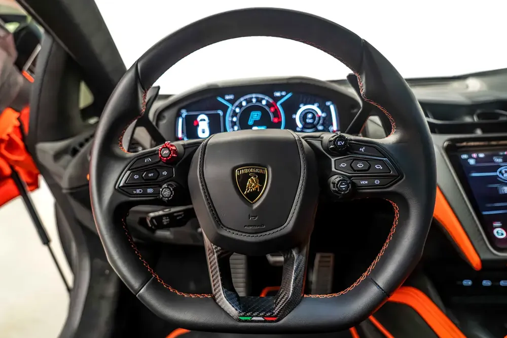 2024 LAMBORGHINI REVUELTO / HYBRID / CARBON FIBRE /  WARRANTY AND SERVICE CONTRACT - Image 9