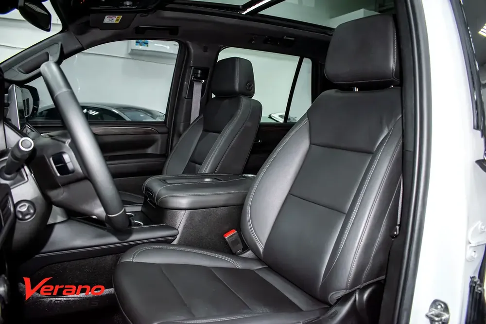 Chevrolet Tahoe Z71 | 7-Seater | Panoramic Roof | Black Leather | Full Options | - Image 10