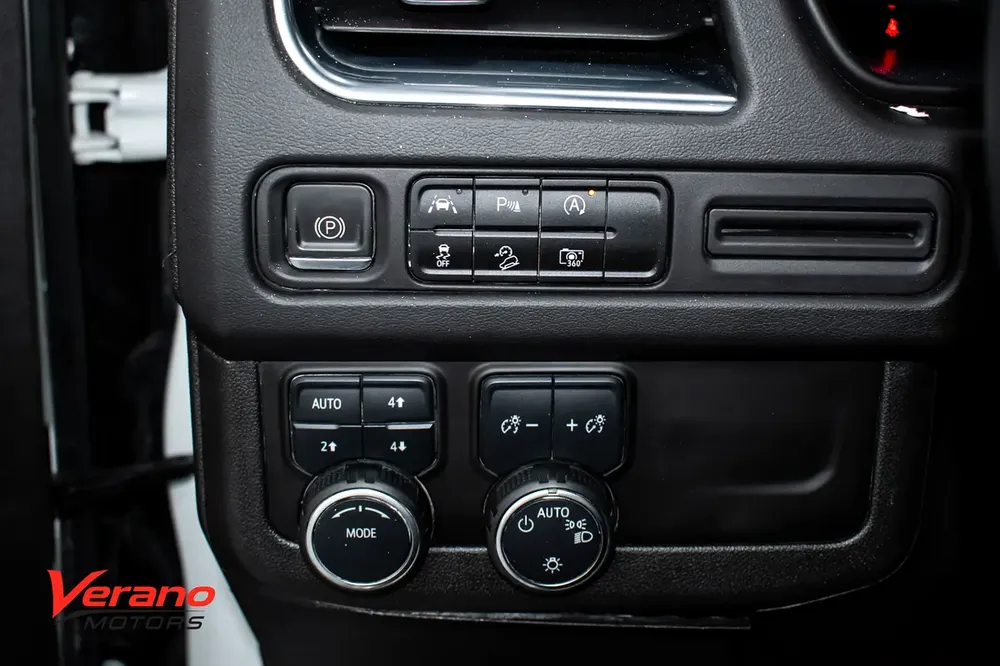Chevrolet Tahoe Z71 | 7-Seater | Panoramic Roof | Black Leather | Full Options | - Image 18