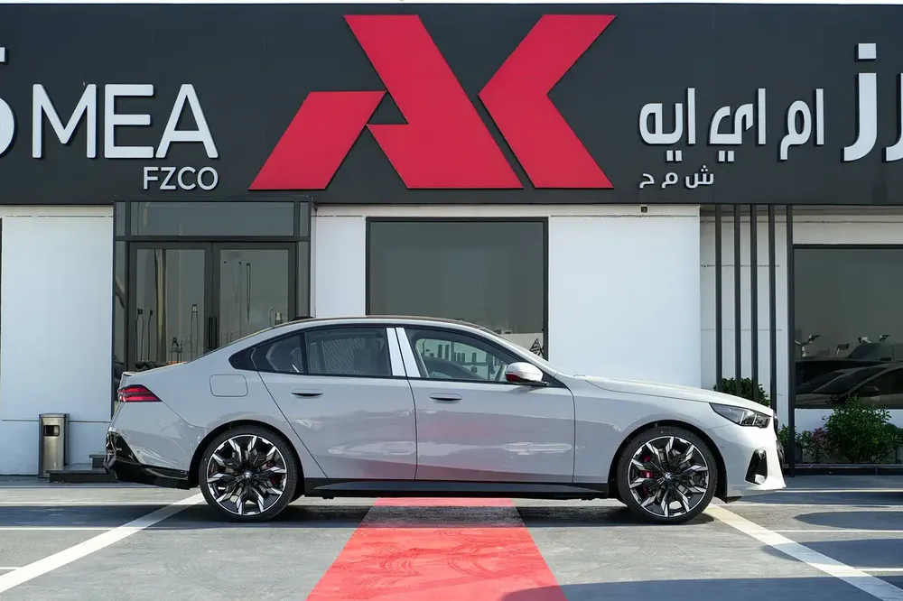 BMW 5-Series 530i 2026 GCC Specs - Image 7