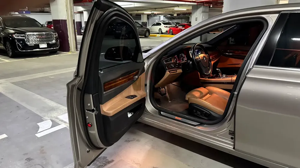 BMW 740Li 2015 | Luxury Executive Sedan | Full Options | Excellent Condition - Image 15