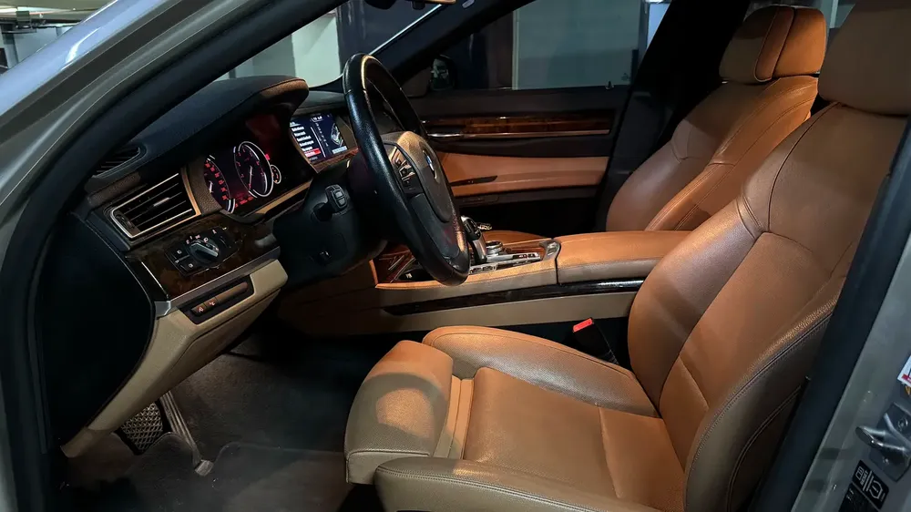 BMW 740Li 2015 | Luxury Executive Sedan | Full Options | Excellent Condition - Image 16
