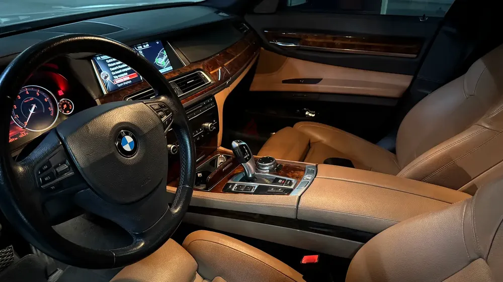 BMW 740Li 2015 | Luxury Executive Sedan | Full Options | Excellent Condition - Image 17