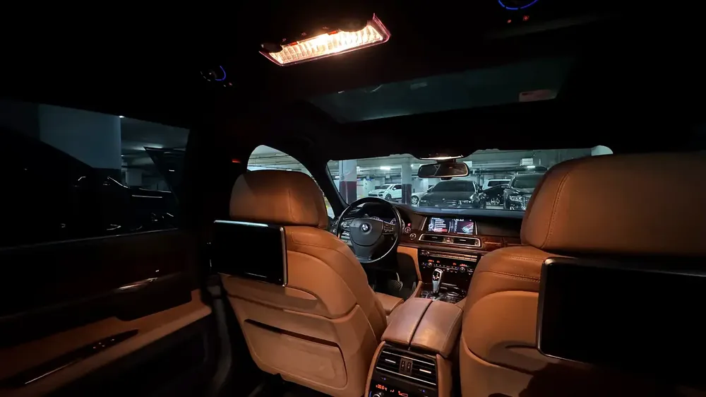 BMW 740Li 2015 | Luxury Executive Sedan | Full Options | Excellent Condition - Image 18