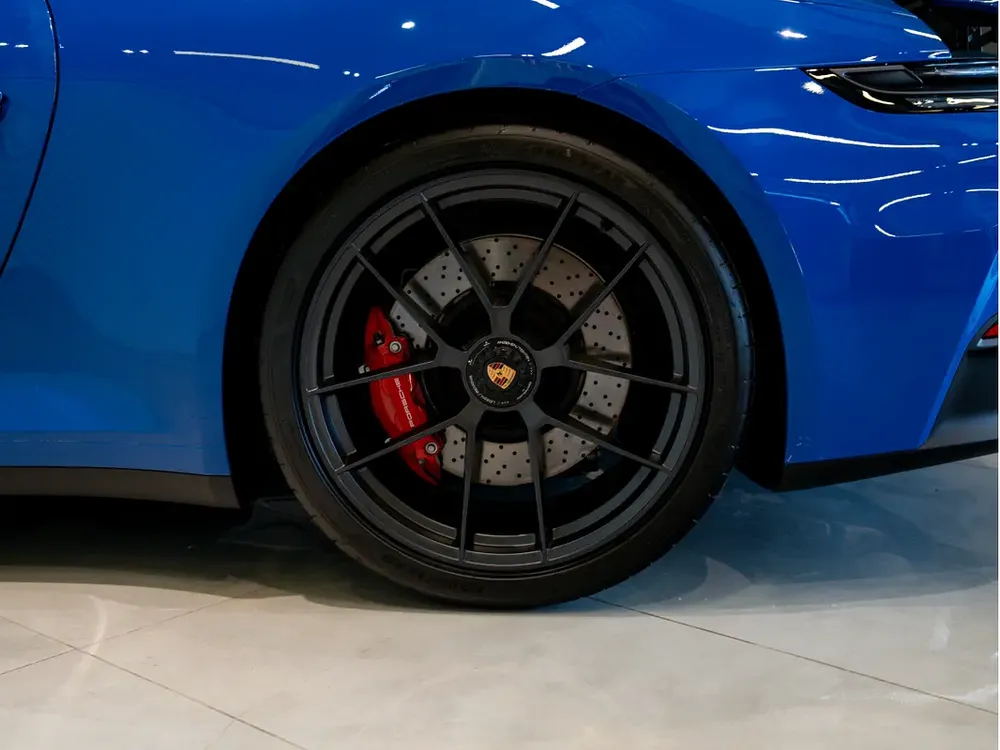 Porsche 911 Carrera 4 GTS 2026 Dealer WARRANTY - Image 9