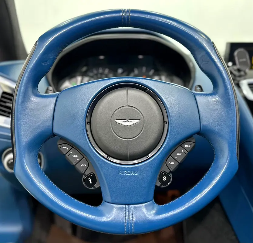 2015 Aston Martin Vanquish Volante V12 Convertible, Low Kms, GCC - Image 8