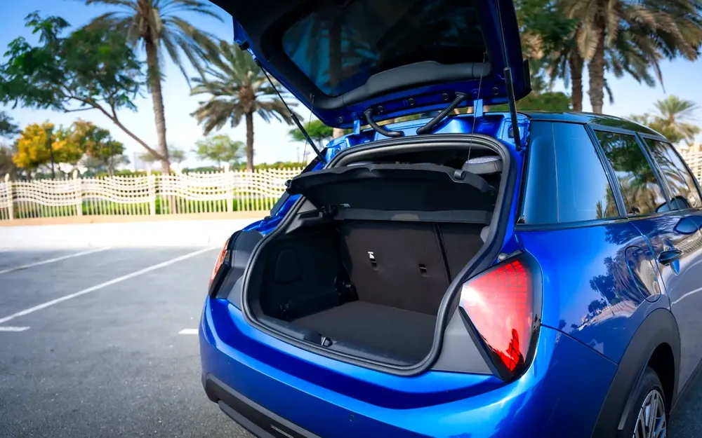 2025 MINI Cooper C 5-door | GCC | Like Brand New | First Owner | From AGMC Dubai official dealer - Image 10