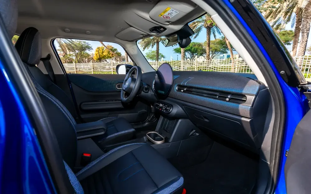 2025 MINI Cooper C 5-door | GCC | Like Brand New | First Owner | From AGMC Dubai official dealer - Image 16