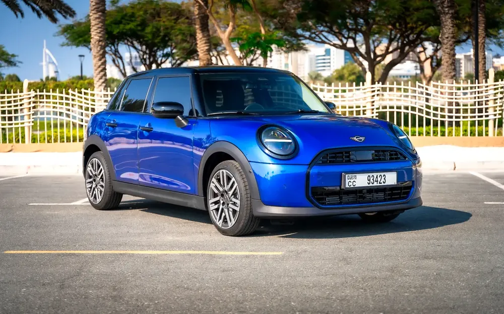 2025 MINI Cooper C 5-door | GCC | Like Brand New | First Owner | From AGMC Dubai official dealer - Image 5