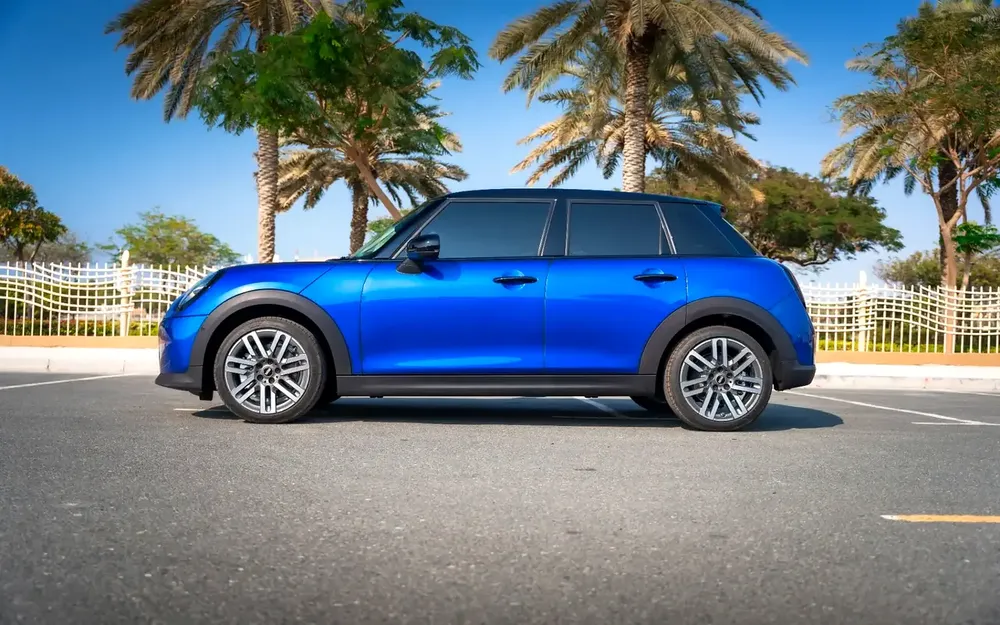 2025 MINI Cooper C 5-door | GCC | Like Brand New | First Owner | From AGMC Dubai official dealer - Image 7