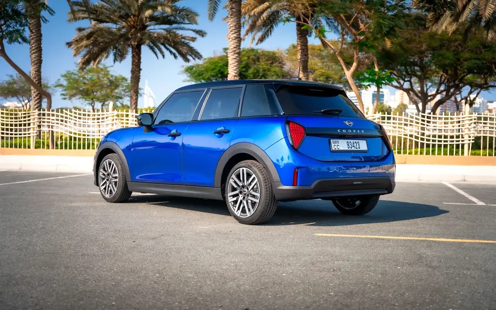 2025 MINI Cooper C 5-door | GCC | Like Brand New | First Owner | From AGMC Dubai official dealer - Image 8