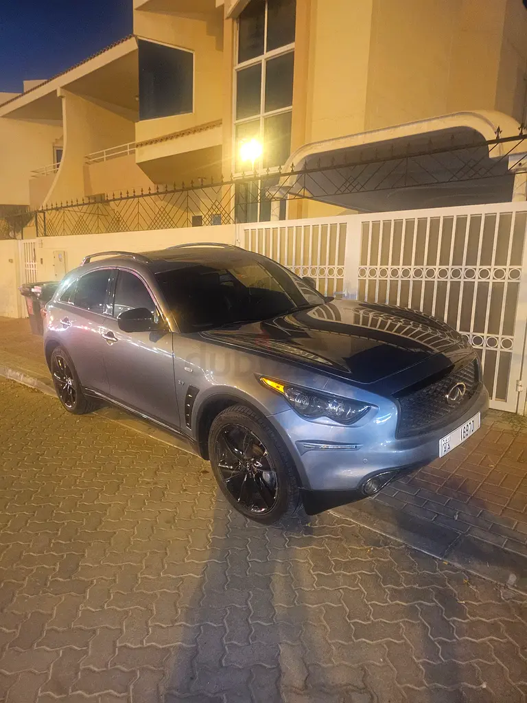 Infiniti QX70S 2017 | Full Option | Luxury SUV | Blue/Black | Must See - Image 5