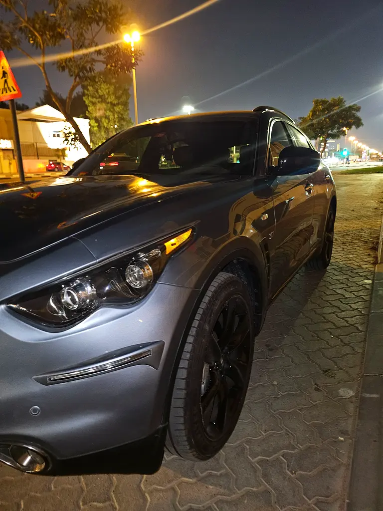 Infiniti QX70S 2017 | Full Option | Luxury SUV | Blue/Black | Must See - Image 6