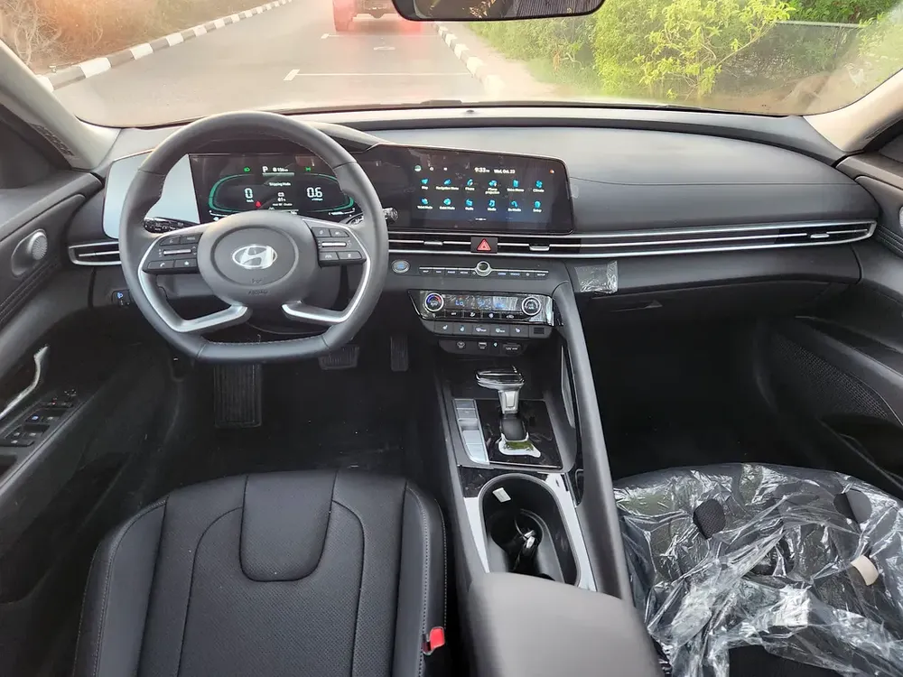Hyundai Elantra 2025 - Zero km Full option - Image 9