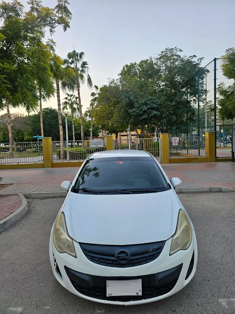 Opel Corsa Color Edition 2013 - GCC Specs Opel Corsa 2013 ..GCC. LOW MILEAGE.. PASS IN RTA - Image 4