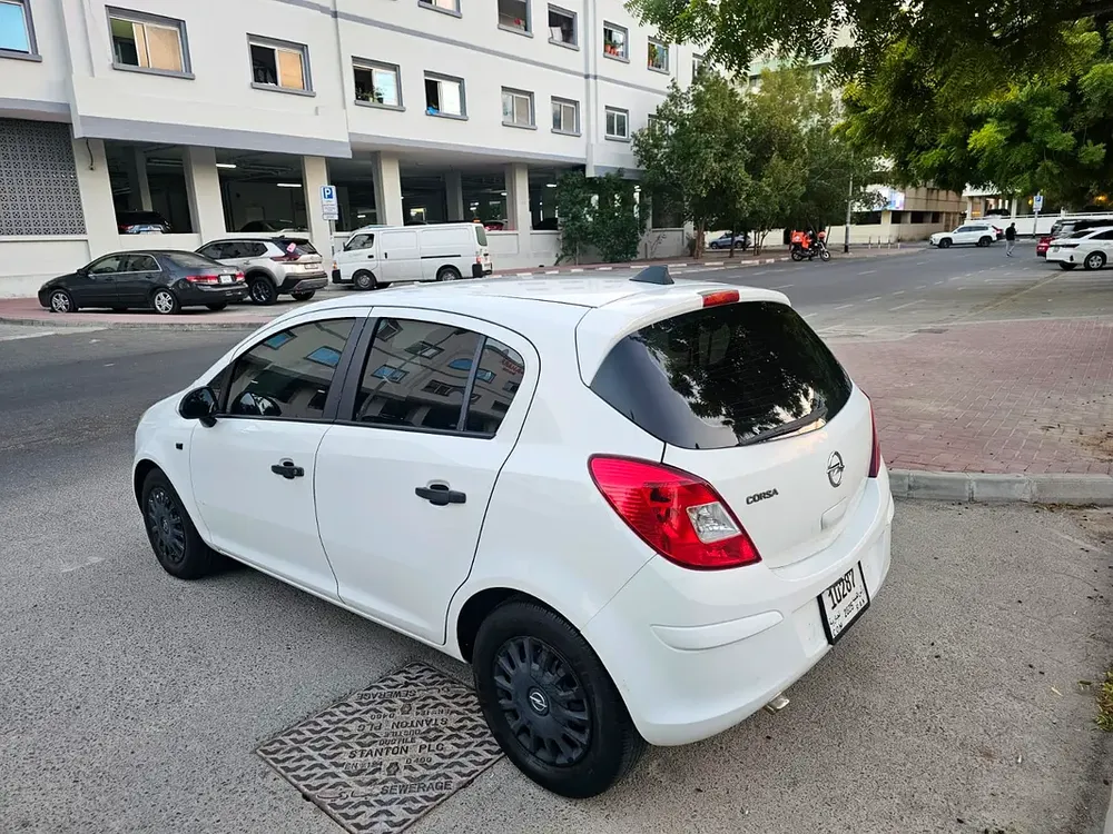 Opel Corsa Color Edition 2013 - GCC Specs Opel Corsa 2013 ..GCC. LOW MILEAGE.. PASS IN RTA - Image 8