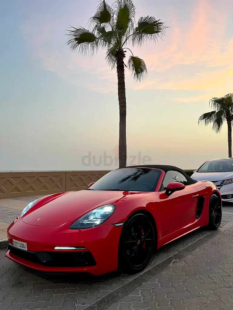 Porsche 718 Boxster GTS 2018 | GCC Specs | Low Mileage | Pristine Condition - Image 4