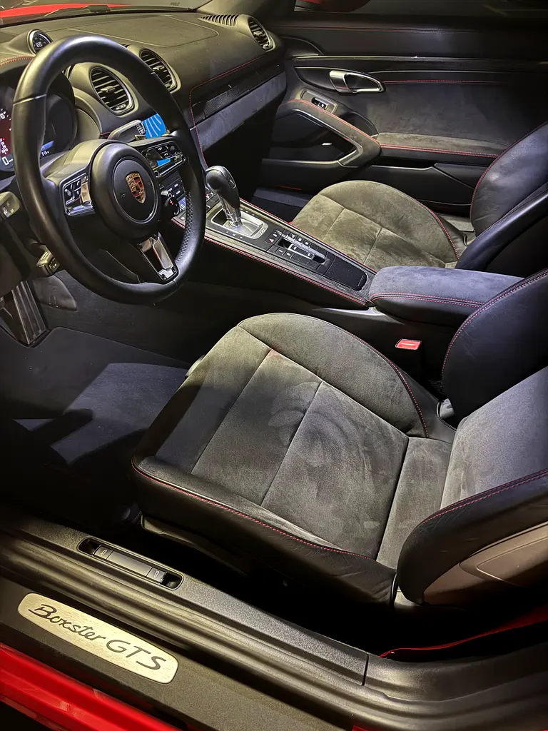 Porsche 718 Boxster GTS 2018 | GCC Specs | Low Mileage | Pristine Condition - Image 8