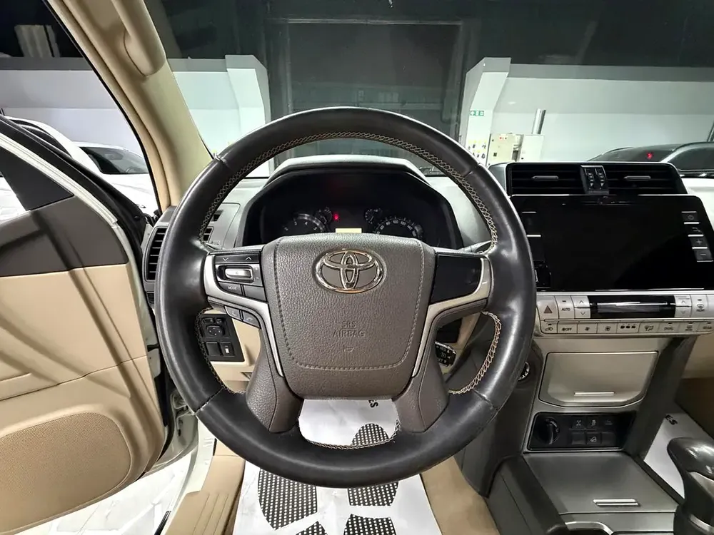 Toyota Prado VXR 2019 GCC Specs - Image 12