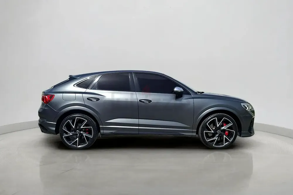 2022 Audi RSQ3 Sportback 2.5 TFSI Quattro S-tronic 2.5L | GCC Specifications - Image 4
