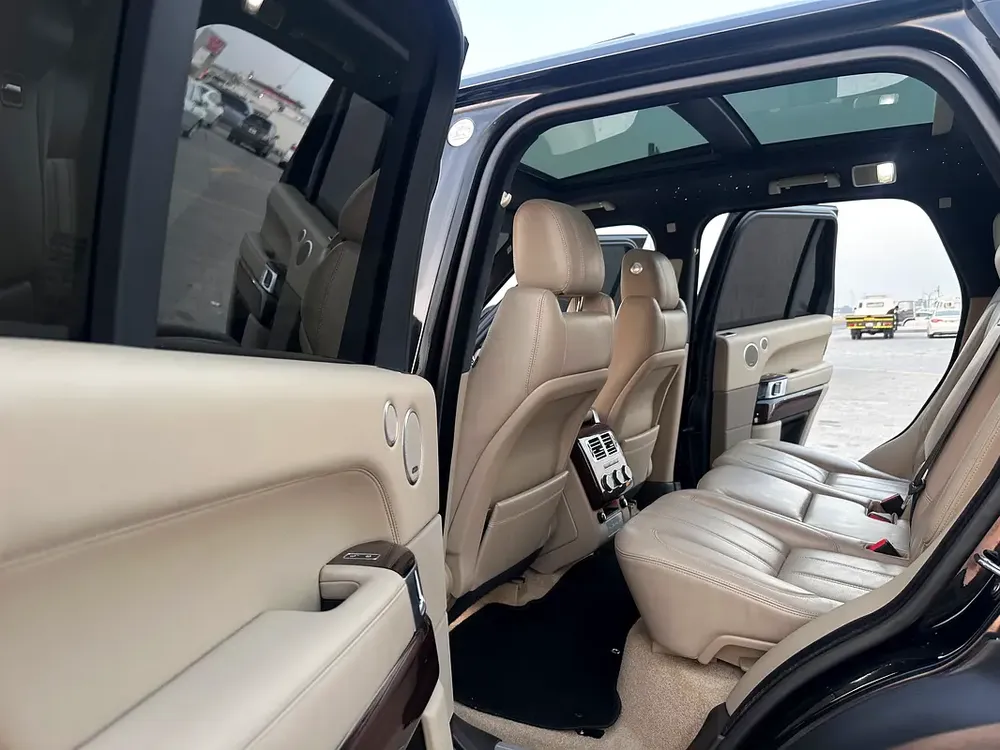 Range Rover Vogue Supercharged 2017 V6 upgrade 2020 super clean car - Image 12