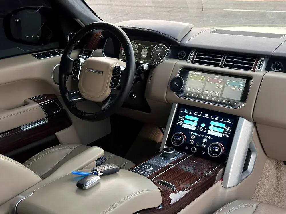 Range Rover Vogue Supercharged 2017 V6 upgrade 2020 super clean car - Image 14
