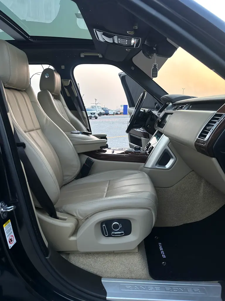Range Rover Vogue Supercharged 2017 V6 upgrade 2020 super clean car - Image 19