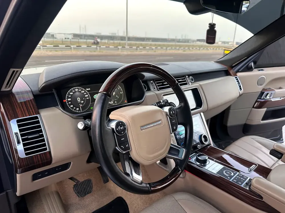 Range Rover Vogue Supercharged 2017 V6 upgrade 2020 super clean car - Image 5