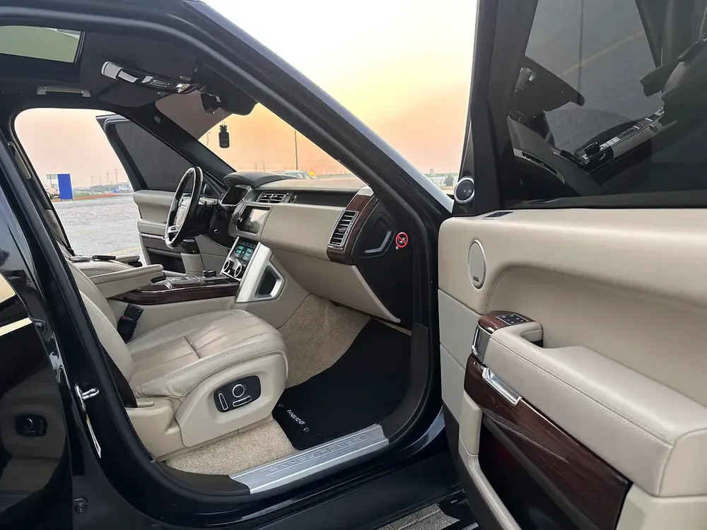 Range Rover Vogue Supercharged 2017 V6 upgrade 2020 super clean car - Image 7