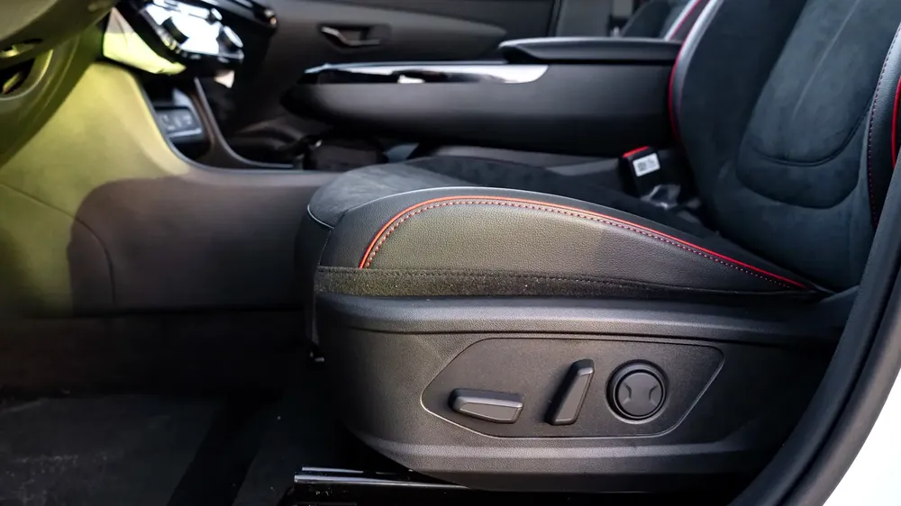 2025 | HYUNDAI TUCSON 1.5T ELITE N LAIN WITH ELECTRIC TAIL DOOR - Image 6