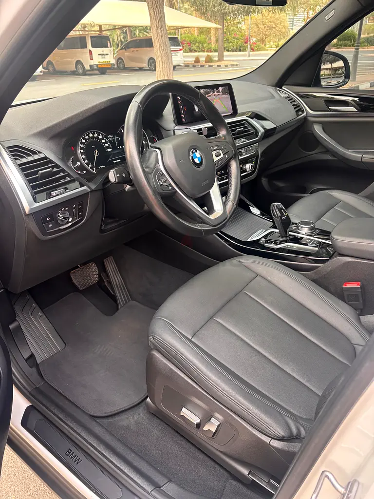 BMW X3 xDrive30i 2019 GCC | Full Option | Panorama | BMW Service History - Image 5