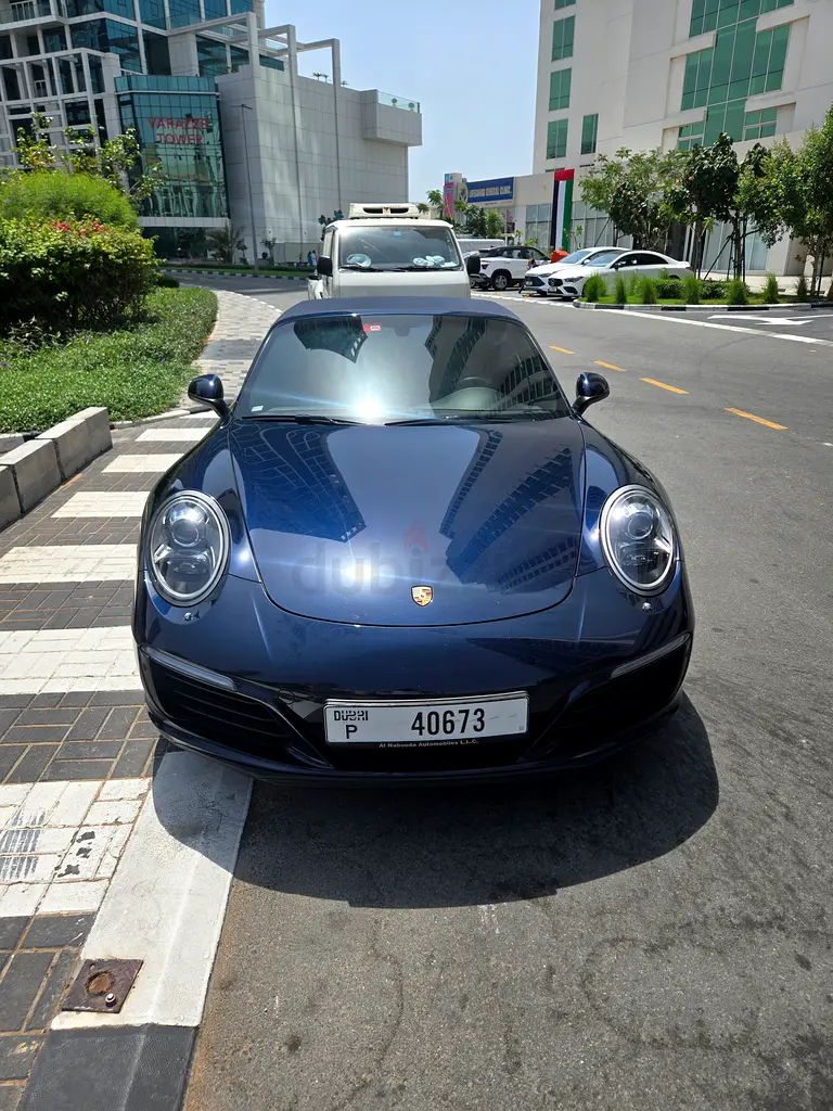 Porsche 911 convertible GCC Al nabooda warranty no accident no paint warranty Nov 2026 - Image 7