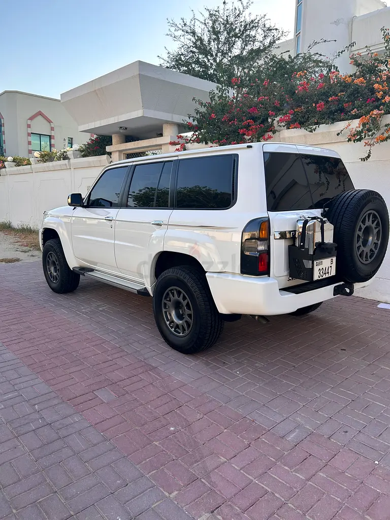 Nissan Patrol Safari 2021 GCC - Image 4