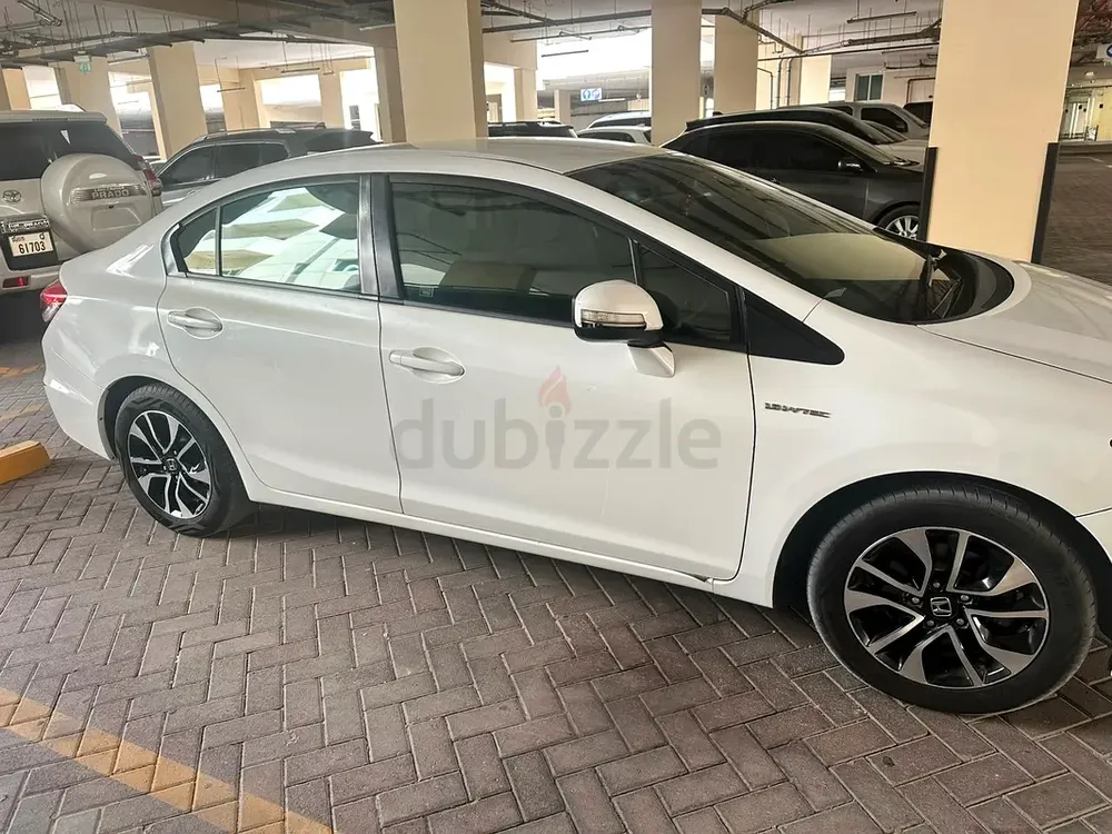 Honda Civic 2013 LX - GCC Specs - Excellent Condition - Image 4