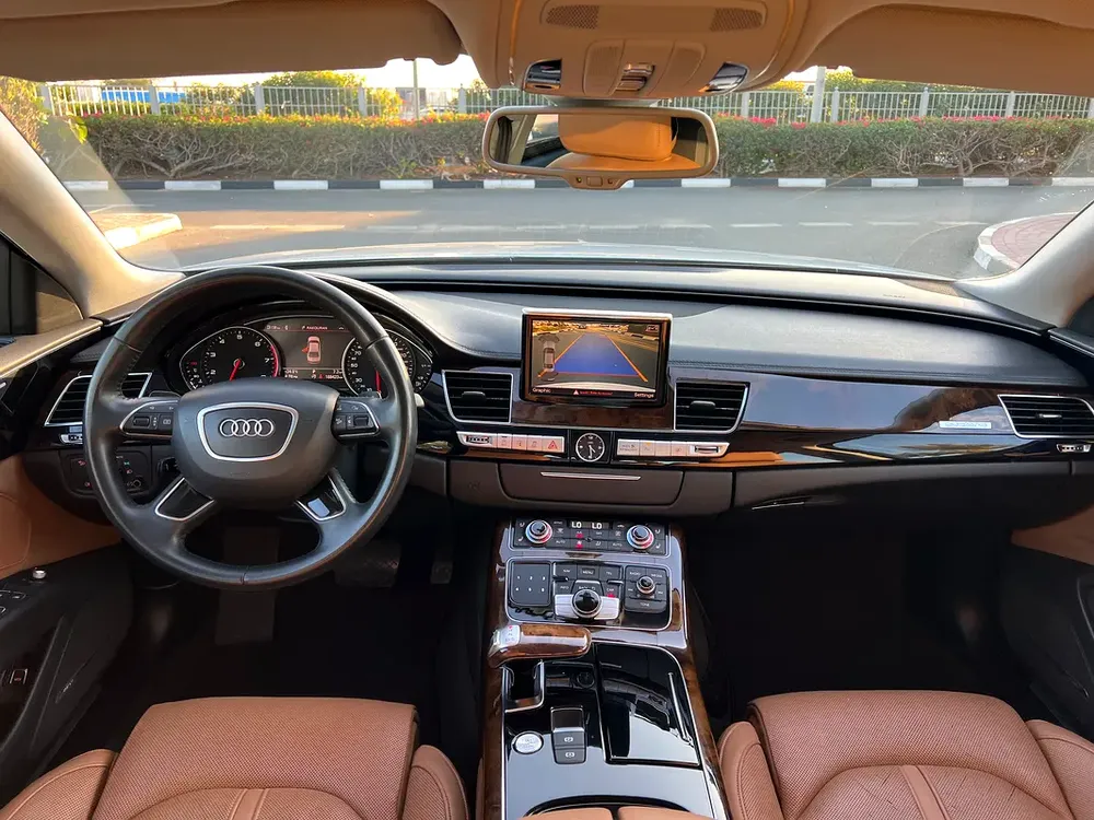 AUDI A8L 5.0 TFSI QUATTRO FULL OPTION GCC SPECS SINGLE OWNER ORIGINAL PAINT - Image 10