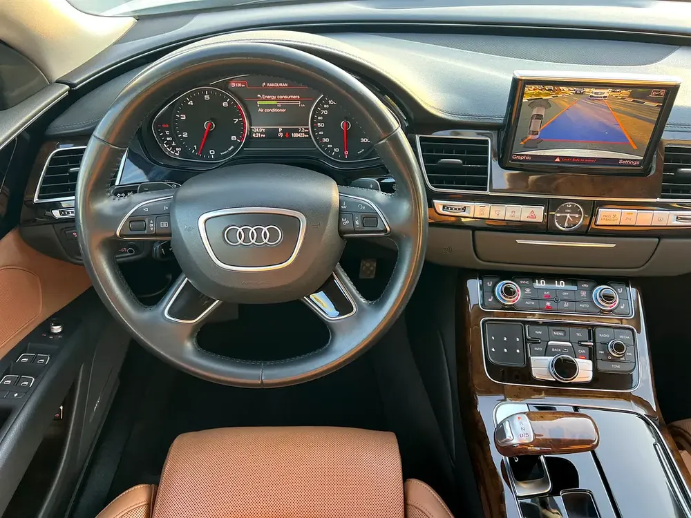 AUDI A8L 5.0 TFSI QUATTRO FULL OPTION GCC SPECS SINGLE OWNER ORIGINAL PAINT - Image 11