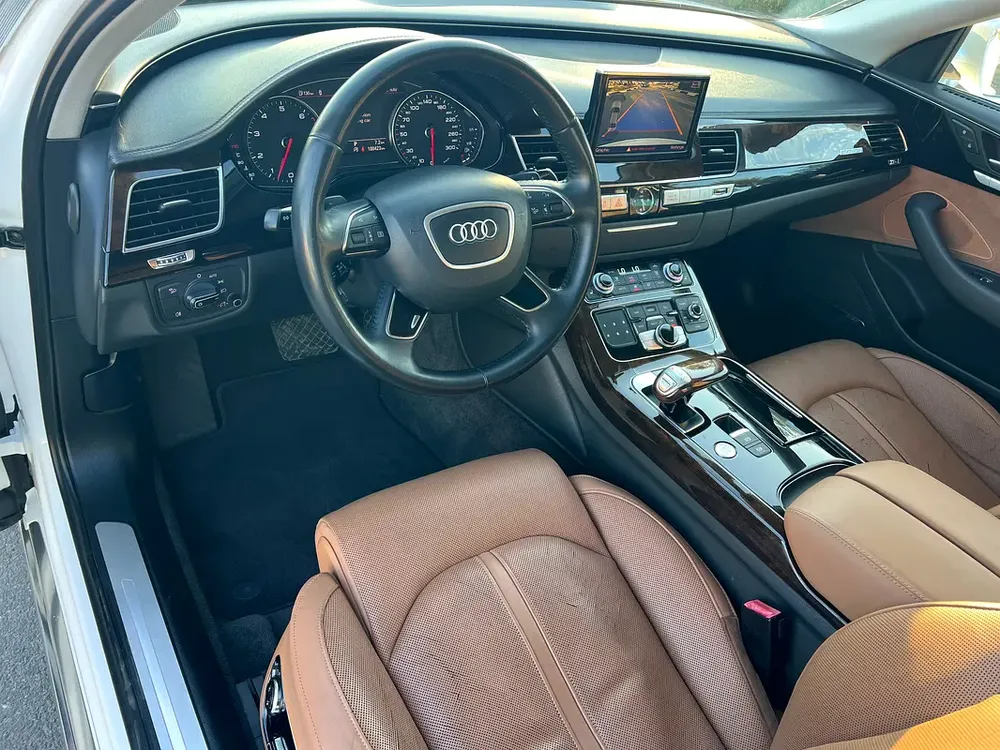 AUDI A8L 5.0 TFSI QUATTRO FULL OPTION GCC SPECS SINGLE OWNER ORIGINAL PAINT - Image 13