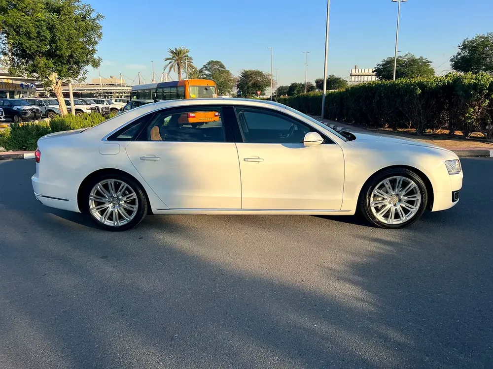 AUDI A8L 5.0 TFSI QUATTRO FULL OPTION GCC SPECS SINGLE OWNER ORIGINAL PAINT - Image 4