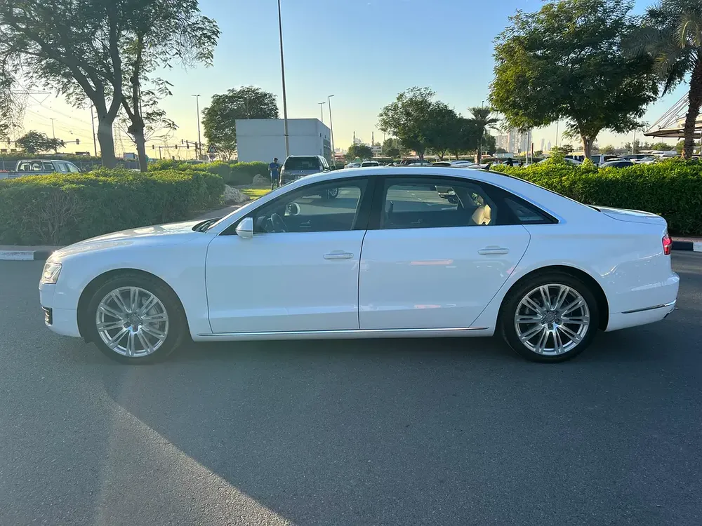 AUDI A8L 5.0 TFSI QUATTRO FULL OPTION GCC SPECS SINGLE OWNER ORIGINAL PAINT - Image 5