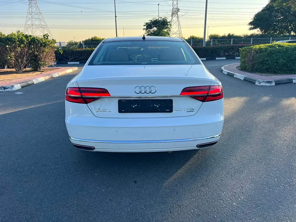 AUDI A8L 5.0 TFSI QUATTRO FULL OPTION GCC SPECS SINGLE OWNER ORIGINAL PAINT - Image 7