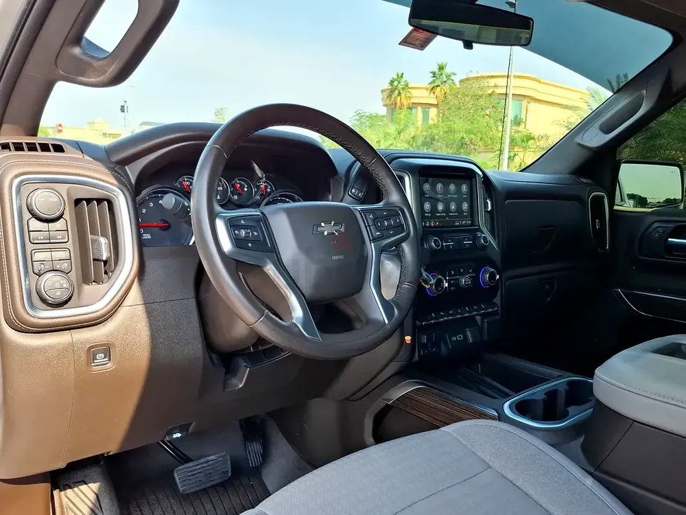 AED 1945/month | 2021 Chevrolet Silverado LT | GCC Specs | Ref#409557 - Image 10