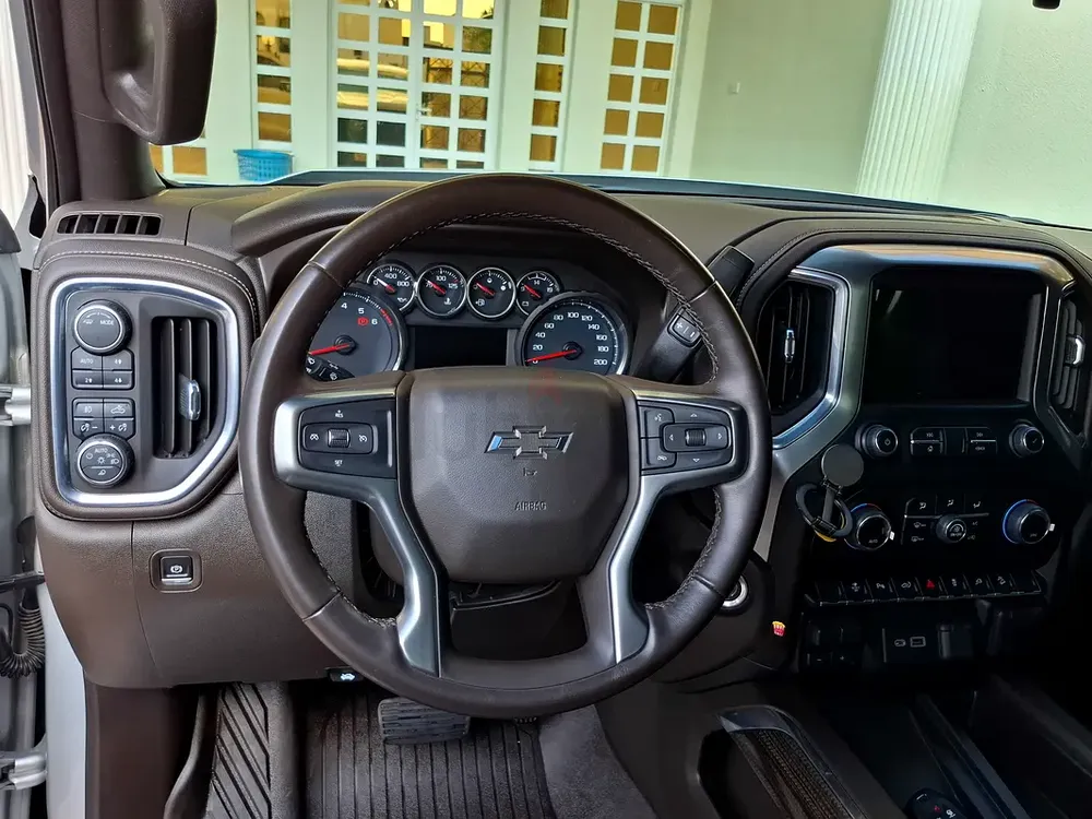 AED 1945/month | 2021 Chevrolet Silverado LT | GCC Specs | Ref#409557 - Image 11
