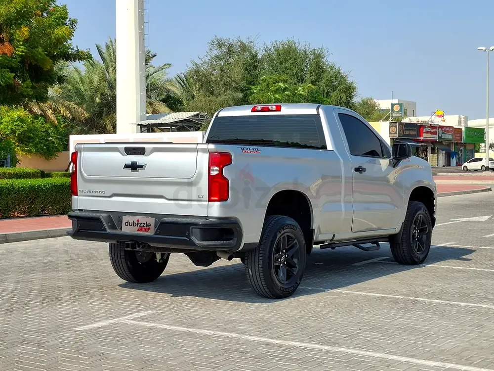 AED 1945/month | 2021 Chevrolet Silverado LT | GCC Specs | Ref#409557 - Image 6