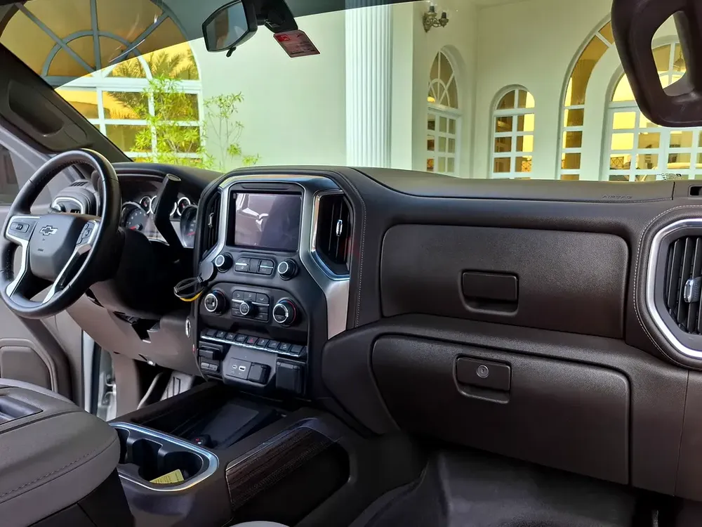 AED 1945/month | 2021 Chevrolet Silverado LT | GCC Specs | Ref#409557 - Image 9
